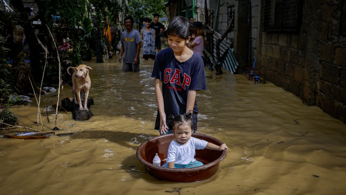 Fotky: Tajfun ničí Filipíny. Z domovů vyhnal desítky tisíc lidí